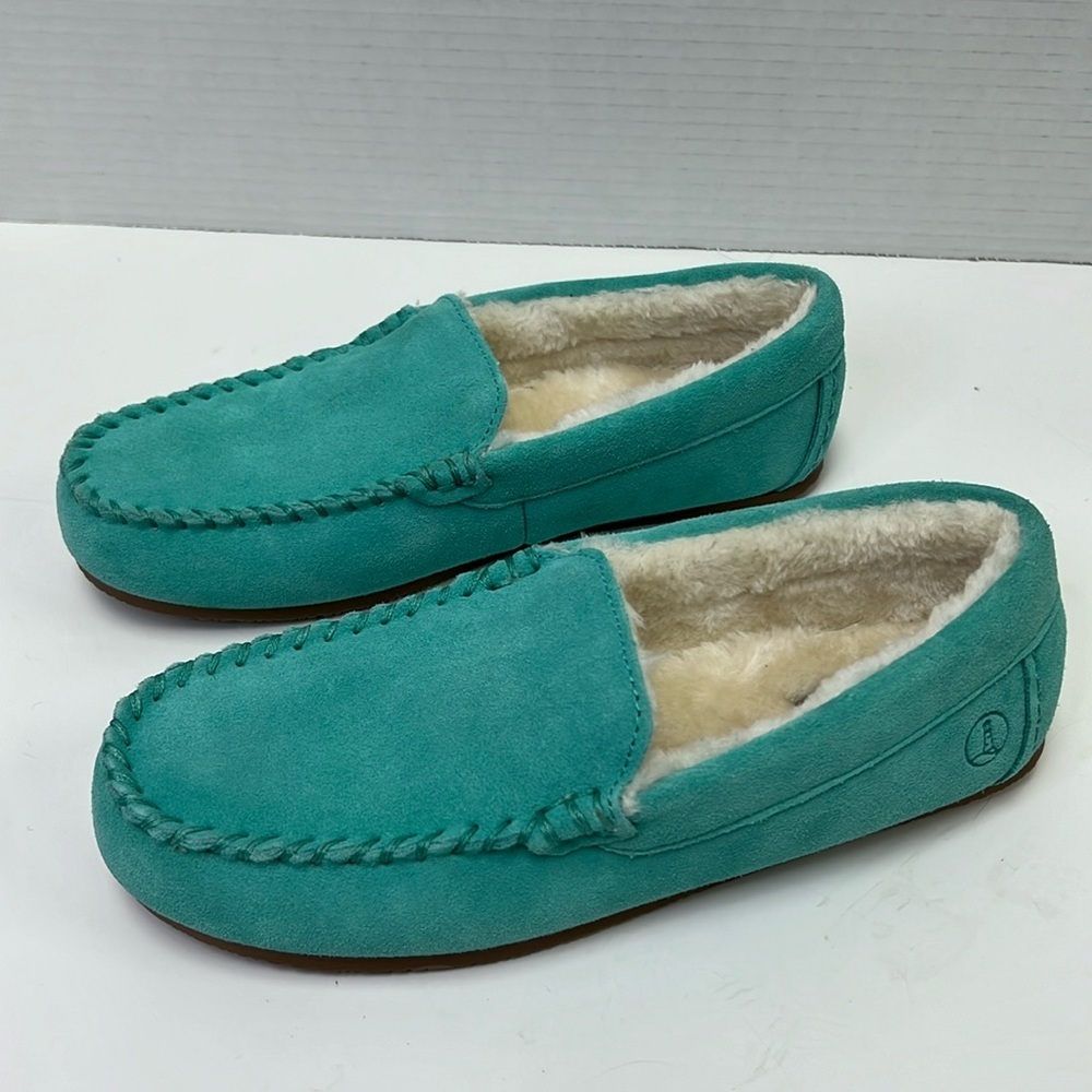 NEW Lands End Women’s Suede Leather Moccasin Slippers Size 7